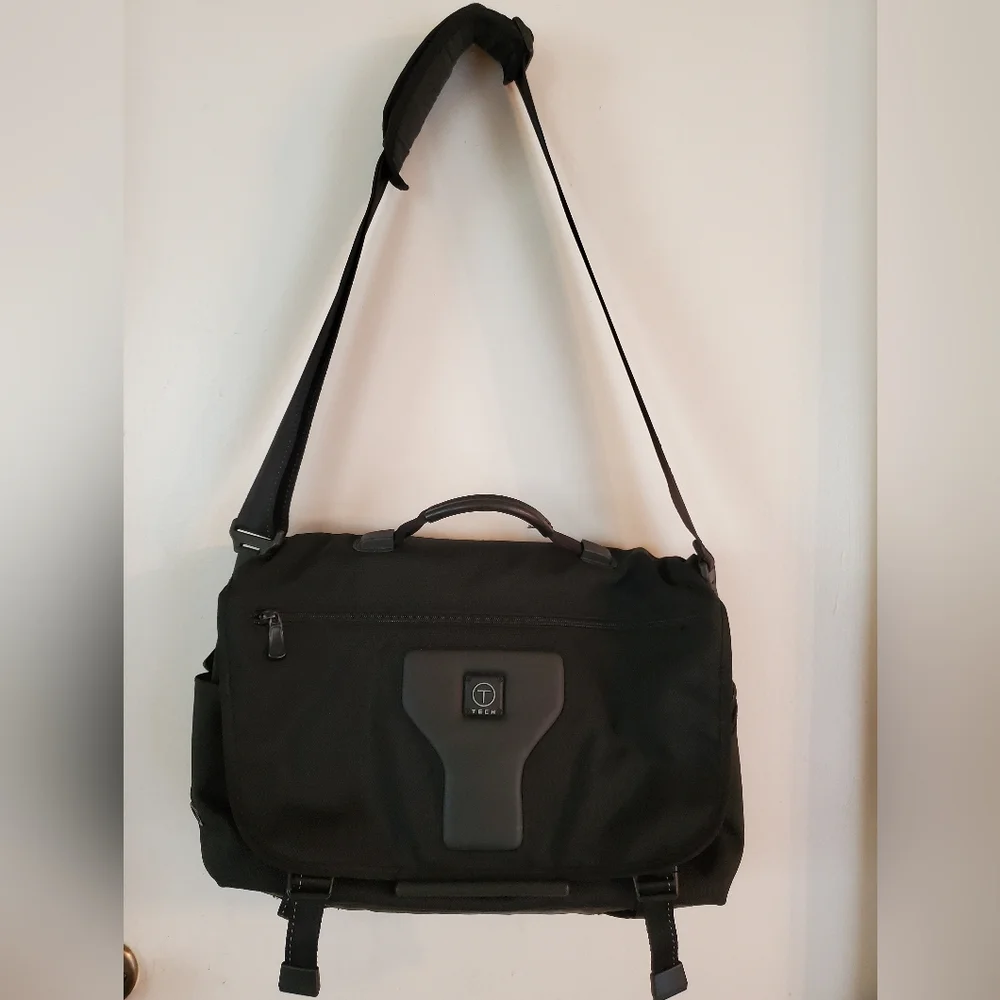 TUMI T-Tech 57175D Black Nylon Flap Computer Laptop Messenger Bag